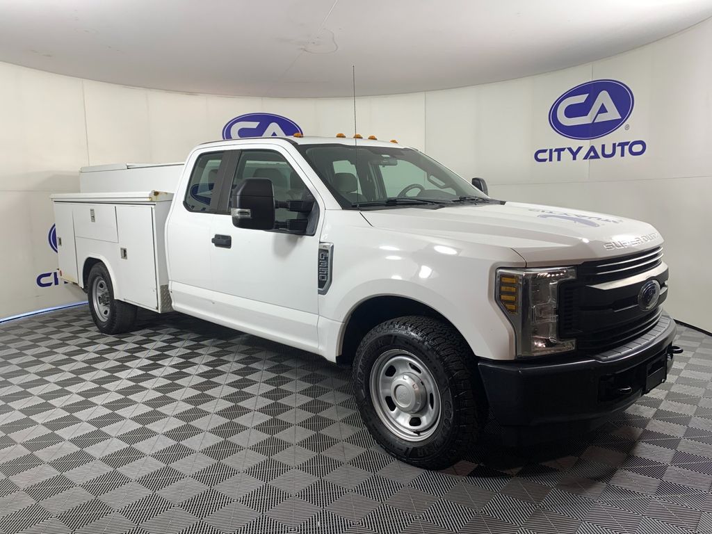 2019 Ford F-350 Super Duty Chassis Cab