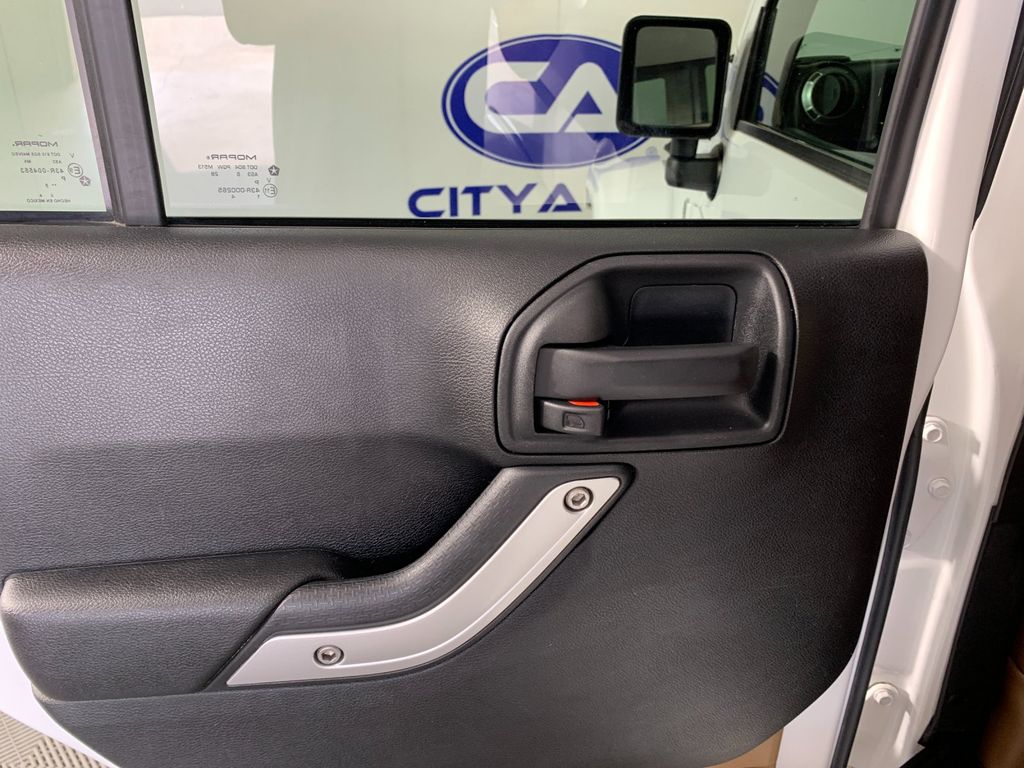 Used 2016 Jeep Wrangler SUV