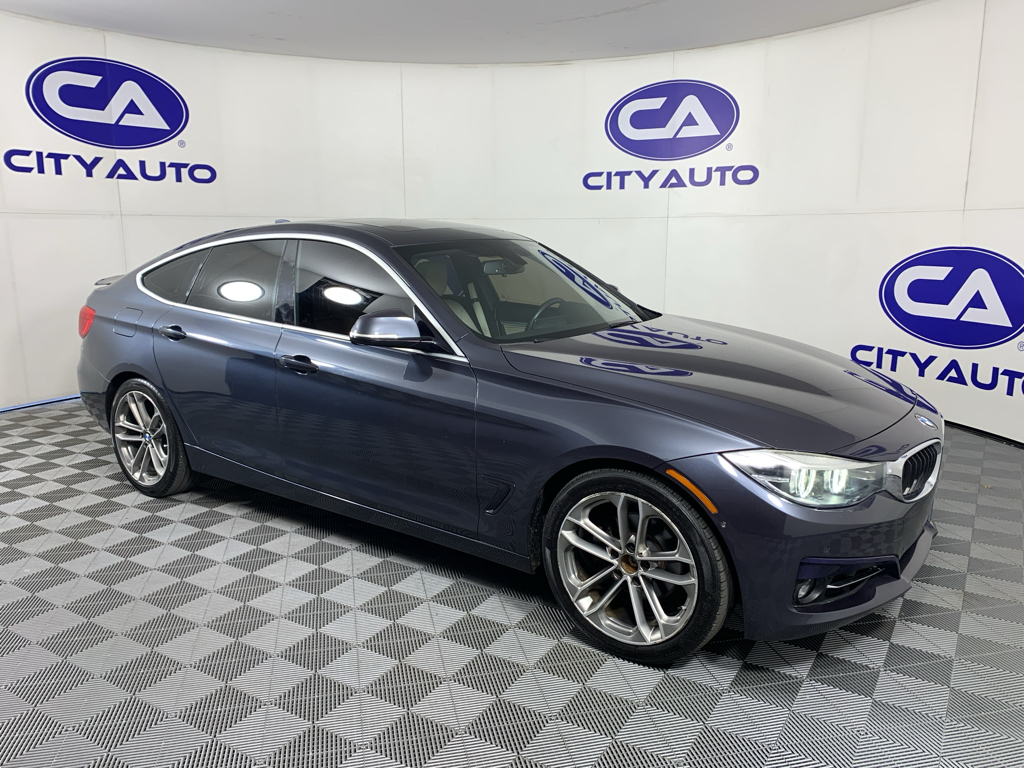 2017 BMW 3 Series 330i xDrive Gran Turismo's photo