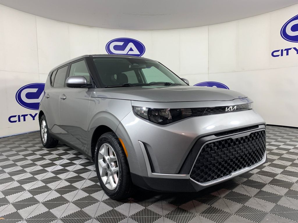 2023 Kia Soul 2.0L LX IVT's photo