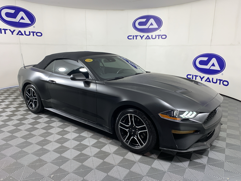 2022 Ford Mustang EcoBoost Convertible's photo