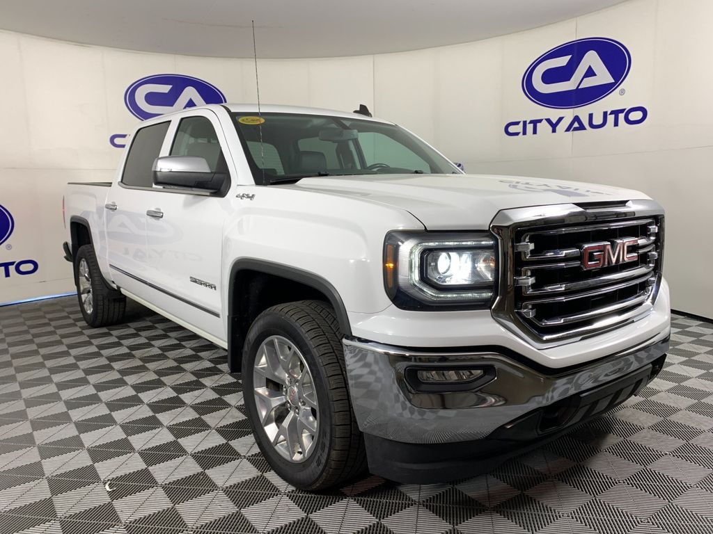 2018 GMC Sierra 4WD Crew Cab Short Box SLT's photo