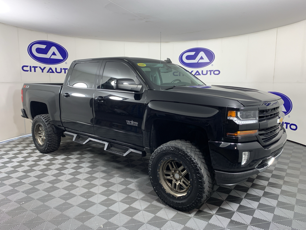 2018 Chevrolet Silverado 1500 LT 4X4 Crew Cab Short Box's photo