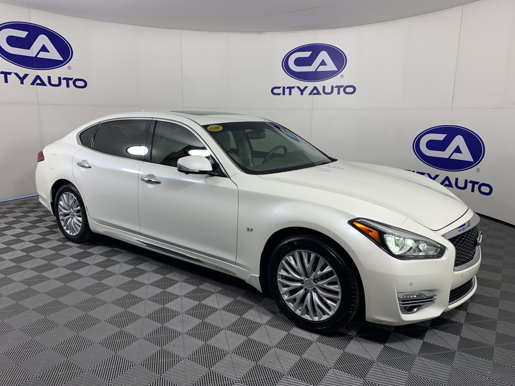 2016 INFINITI Q70L 3.7 L's photo