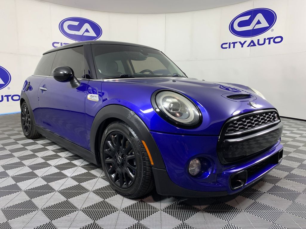 2019 MINI Hardtop Cooper S Signature's photo
