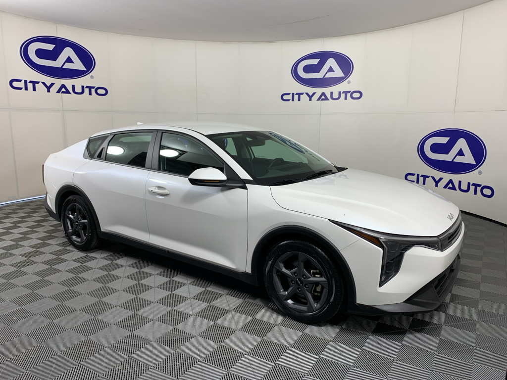 2025 Kia K4 LXS AT's photo