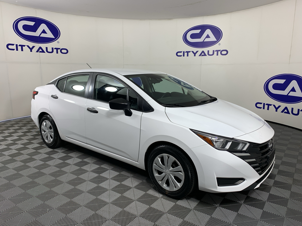 2023 Nissan Versa 1.6 S CVT's photo