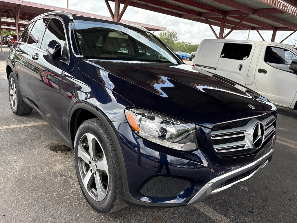 2016 Mercedes-Benz GLC GLC300's photo