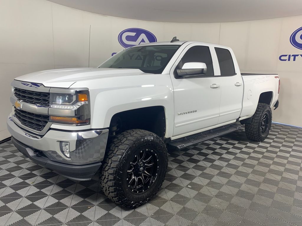 Vehicle photo 6