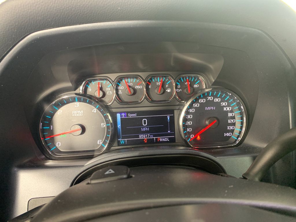 Vehicle photo 19
