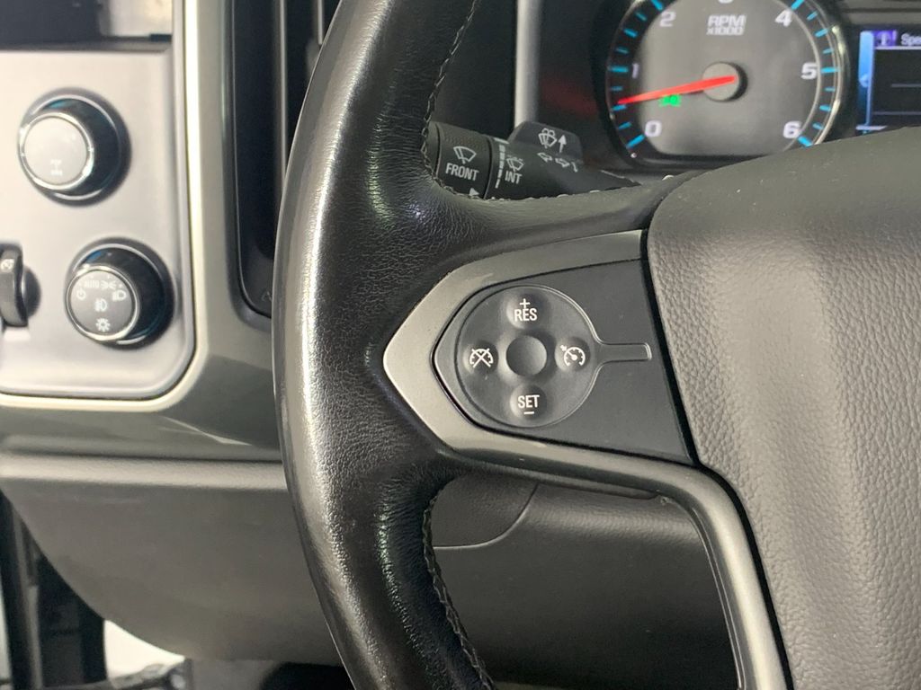 Vehicle photo 16