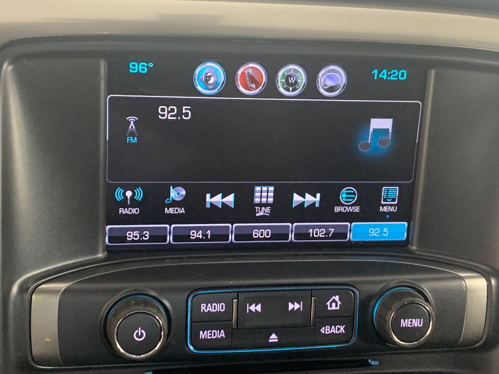Vehicle photo 23