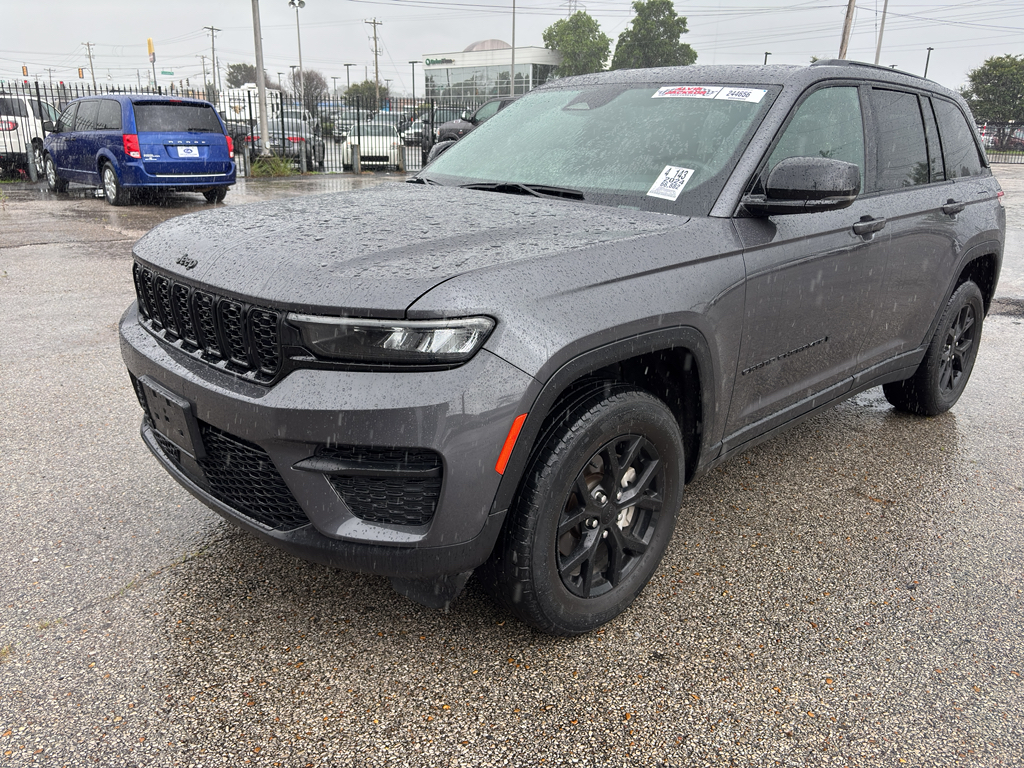 2024 Jeep Grand Cherokee Altitude's photo