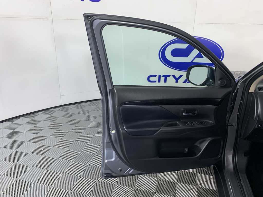 Used 2020 Mitsubishi Outlander SUV