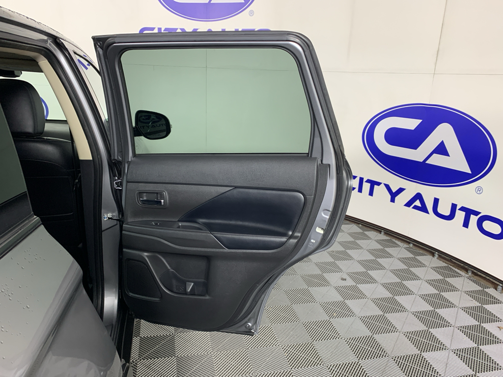 Used 2020 Mitsubishi Outlander SUV