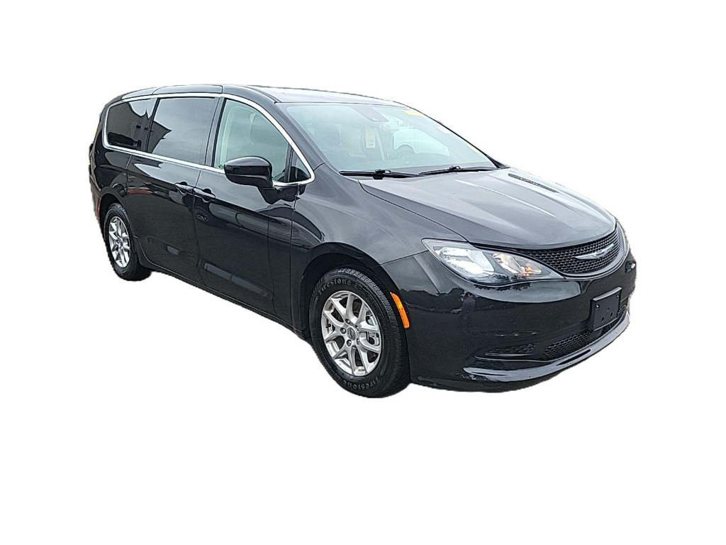 2023 Chrysler Voyager LX's photo