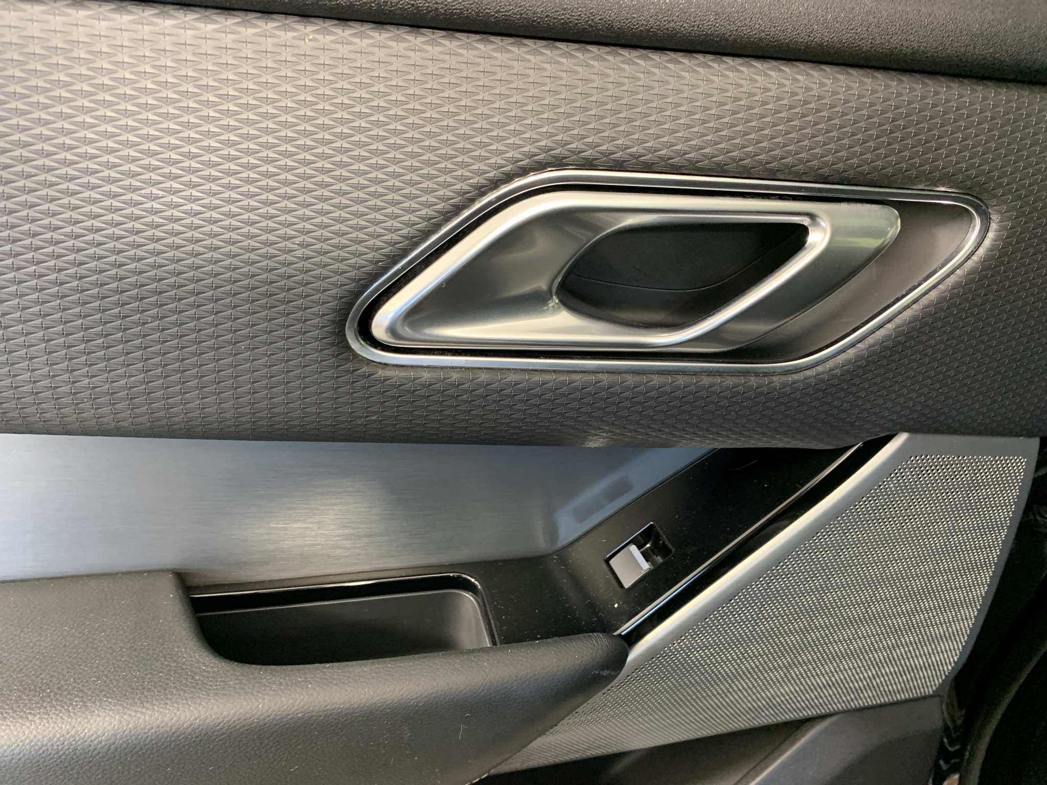 Used 2018 Land rover Range Rover Velar SUV