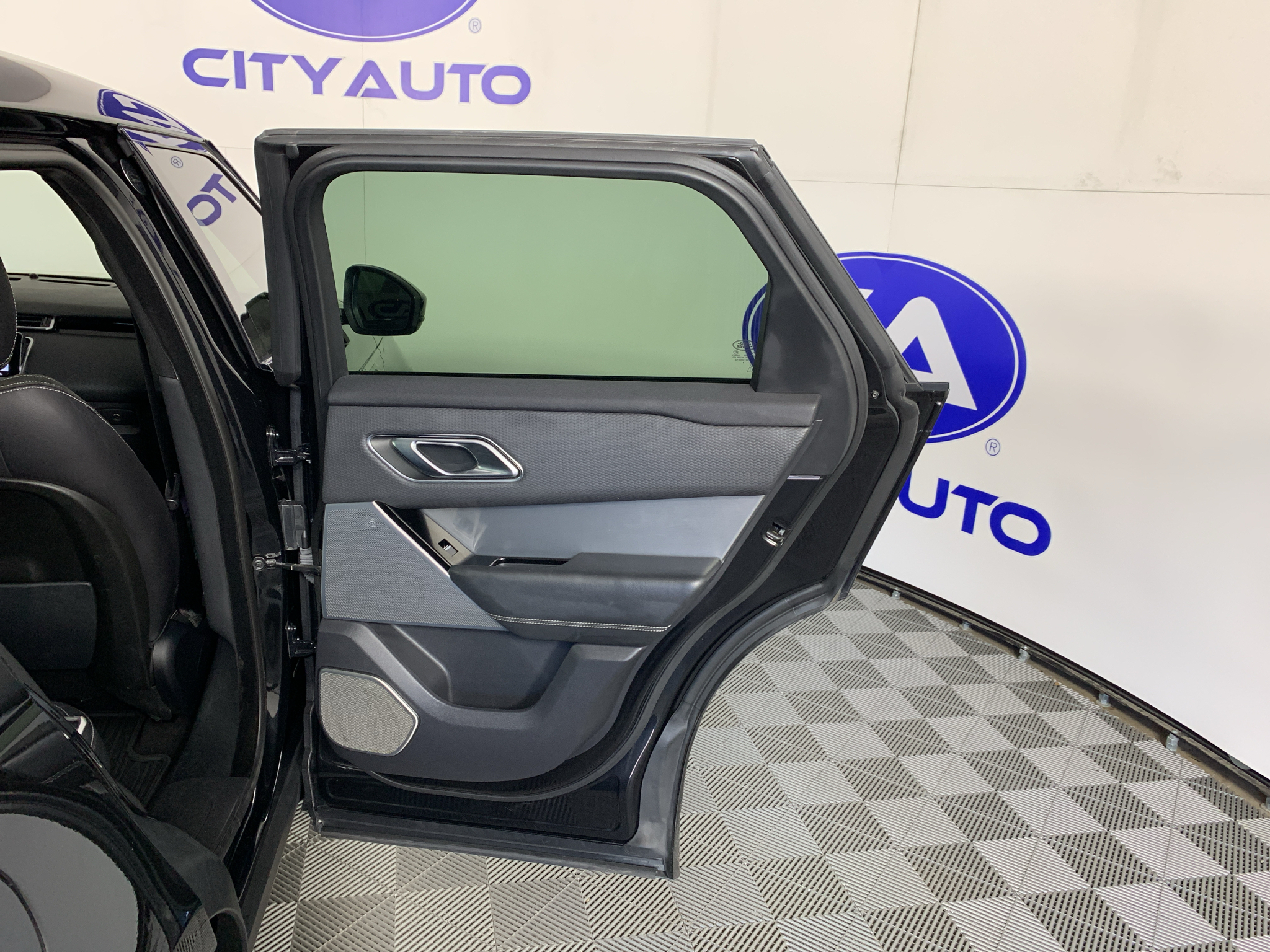 Used 2018 Land rover Range Rover Velar SUV