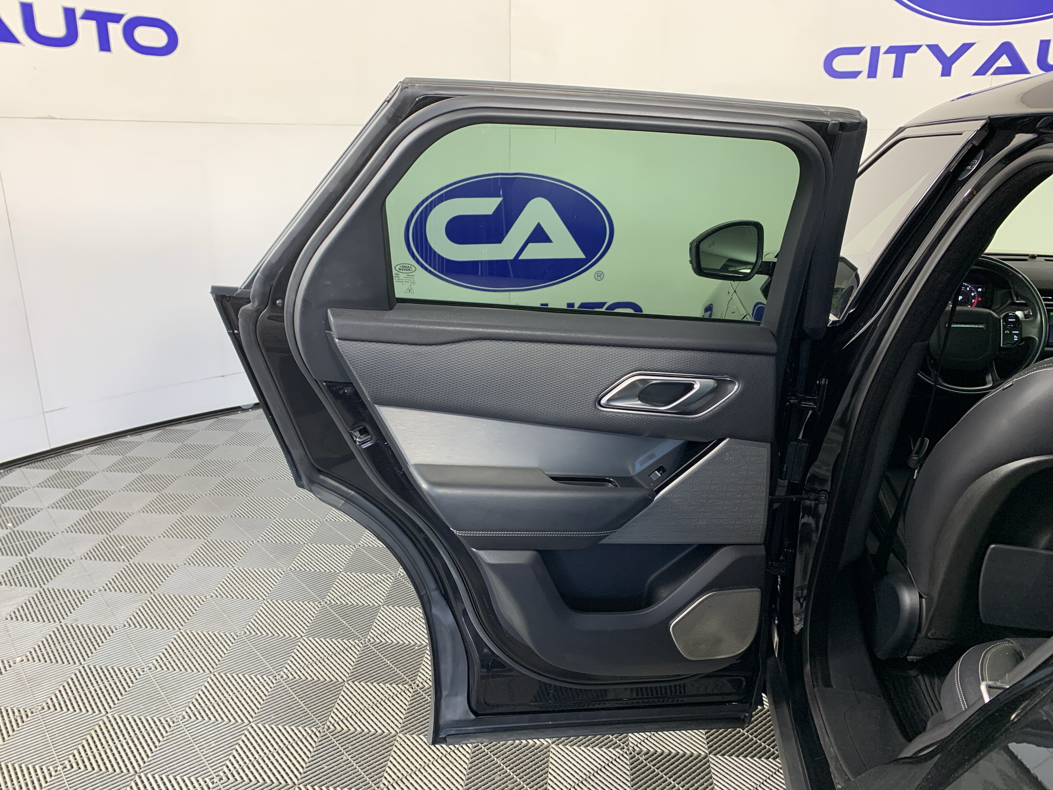 Used 2018 Land rover Range Rover Velar SUV