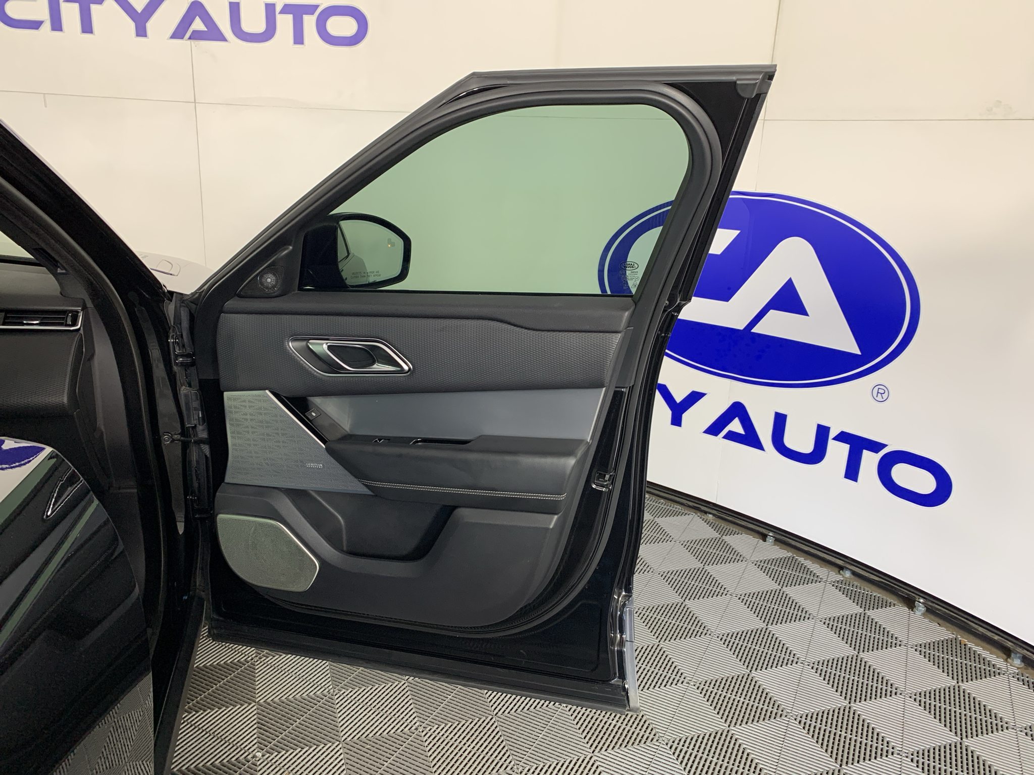 Used 2018 Land rover Range Rover Velar SUV
