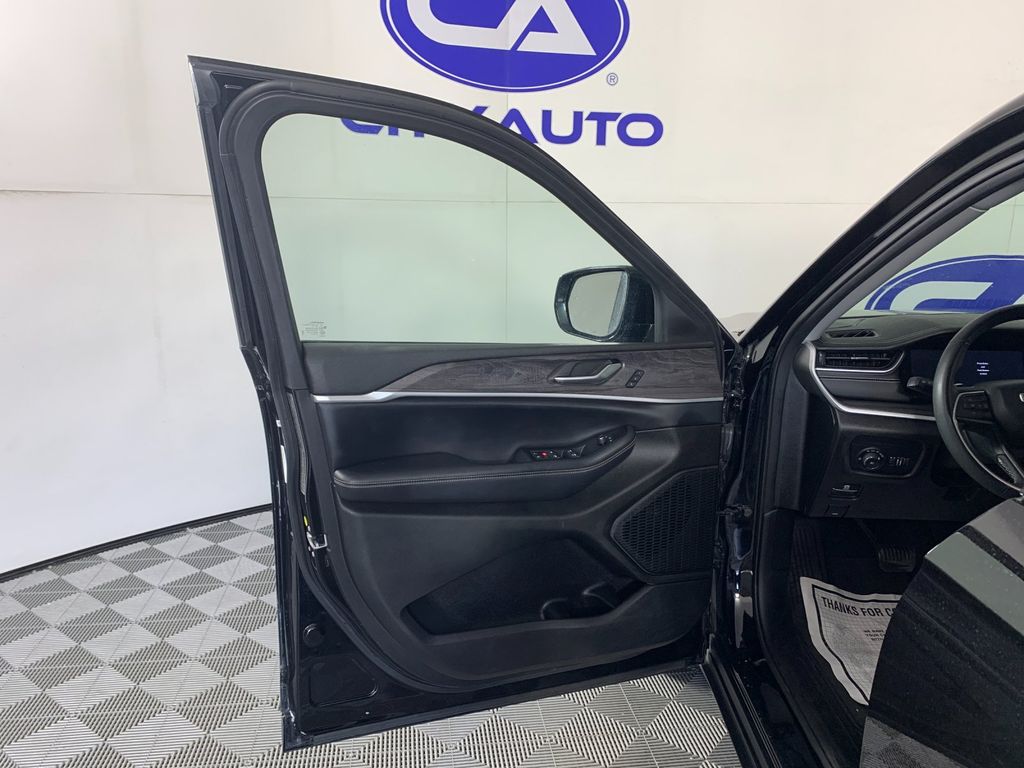 Used 2023 Jeep Grand Cherokee L SUV