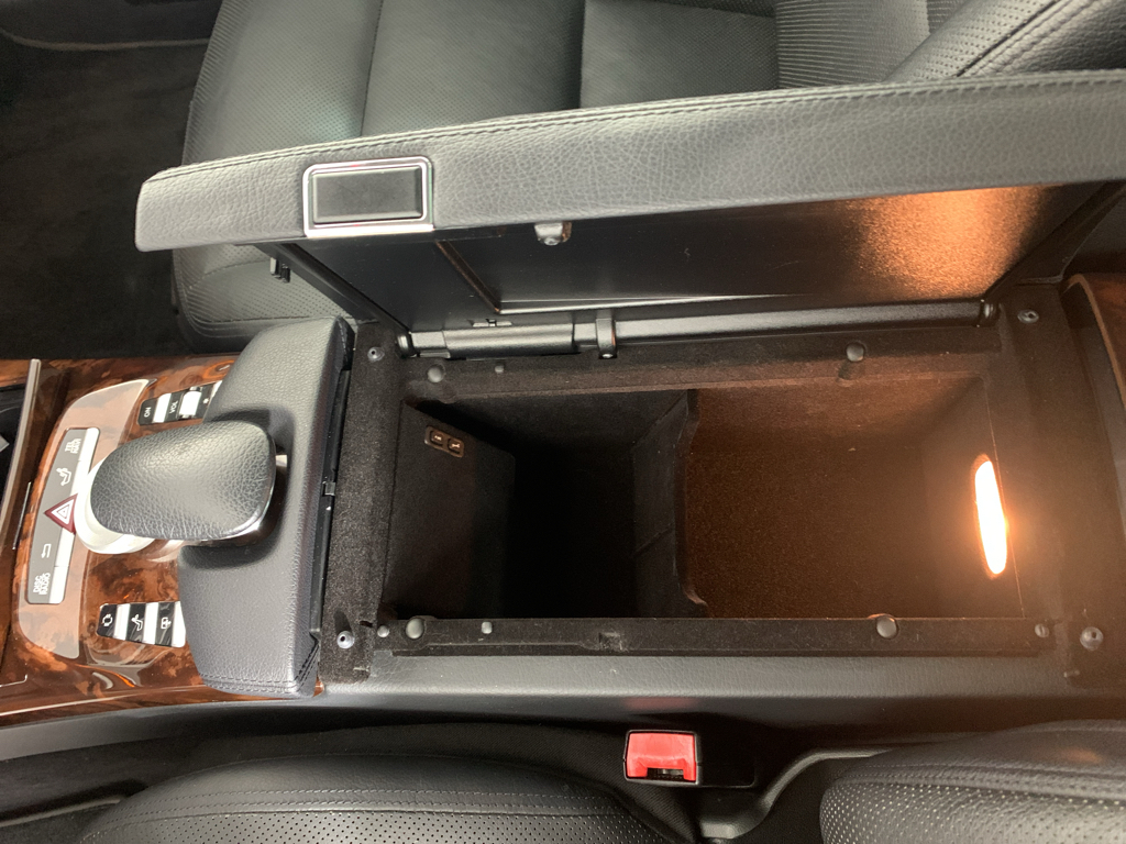 Vehicle photo 29
