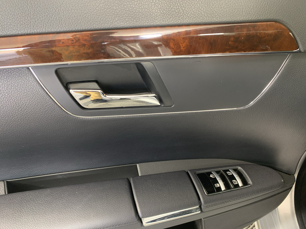 Vehicle photo 32