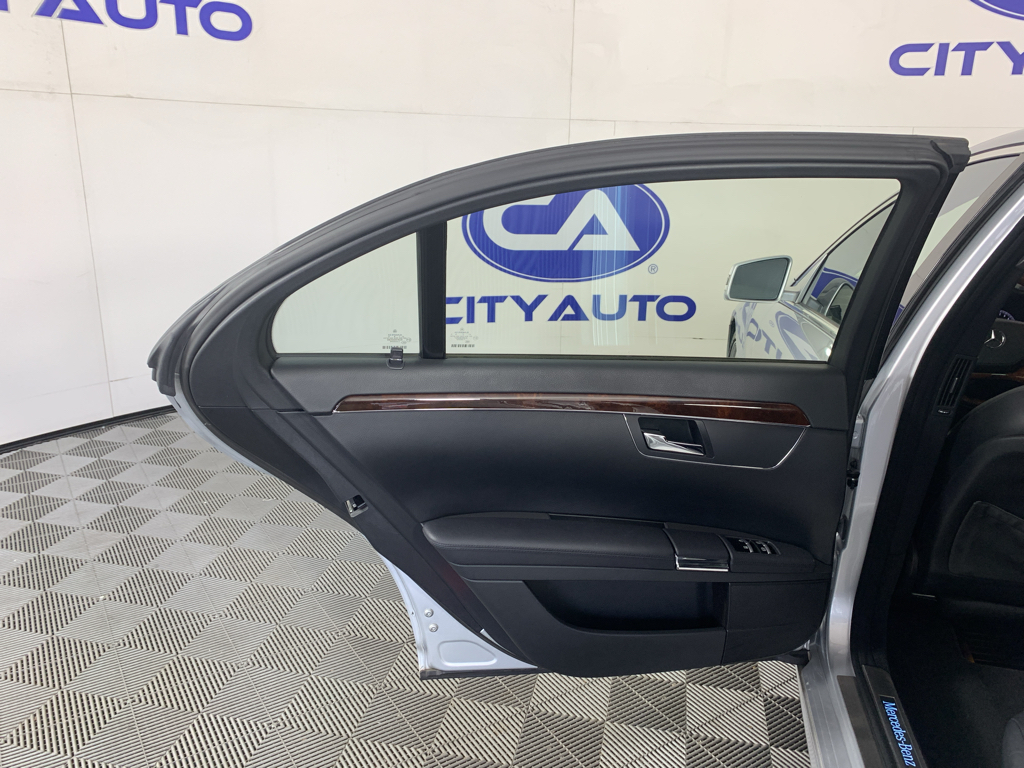Vehicle photo 31