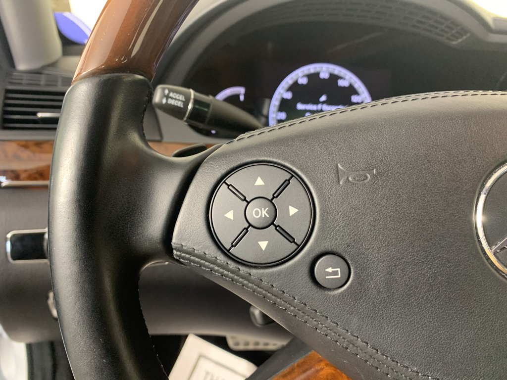 Vehicle photo 18