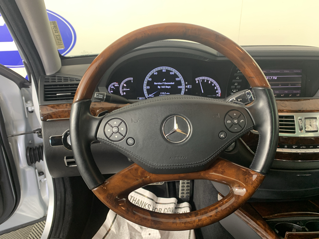 Vehicle photo 21