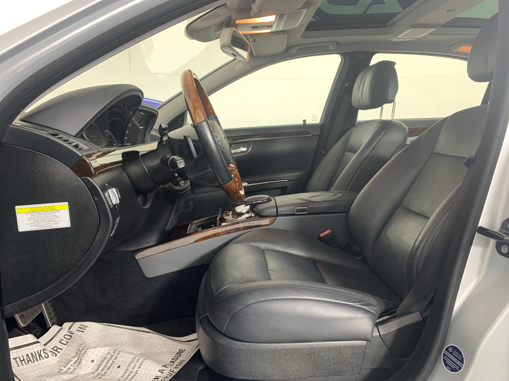 Vehicle photo 15