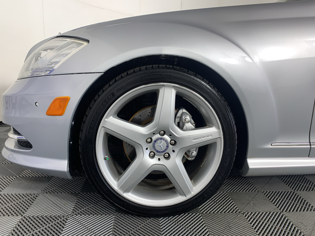 Vehicle photo 11