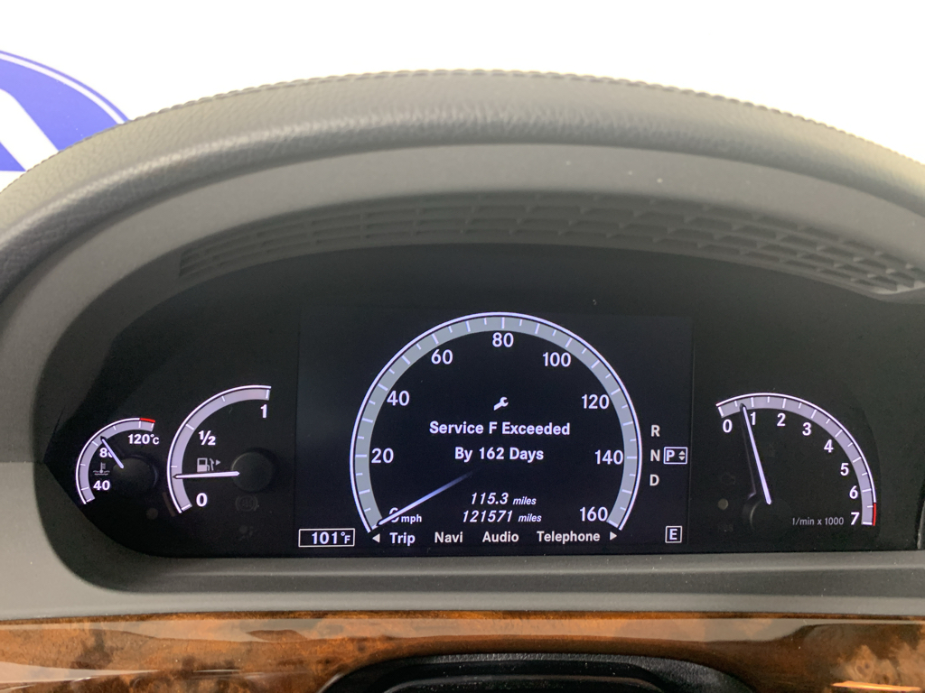 Vehicle photo 23