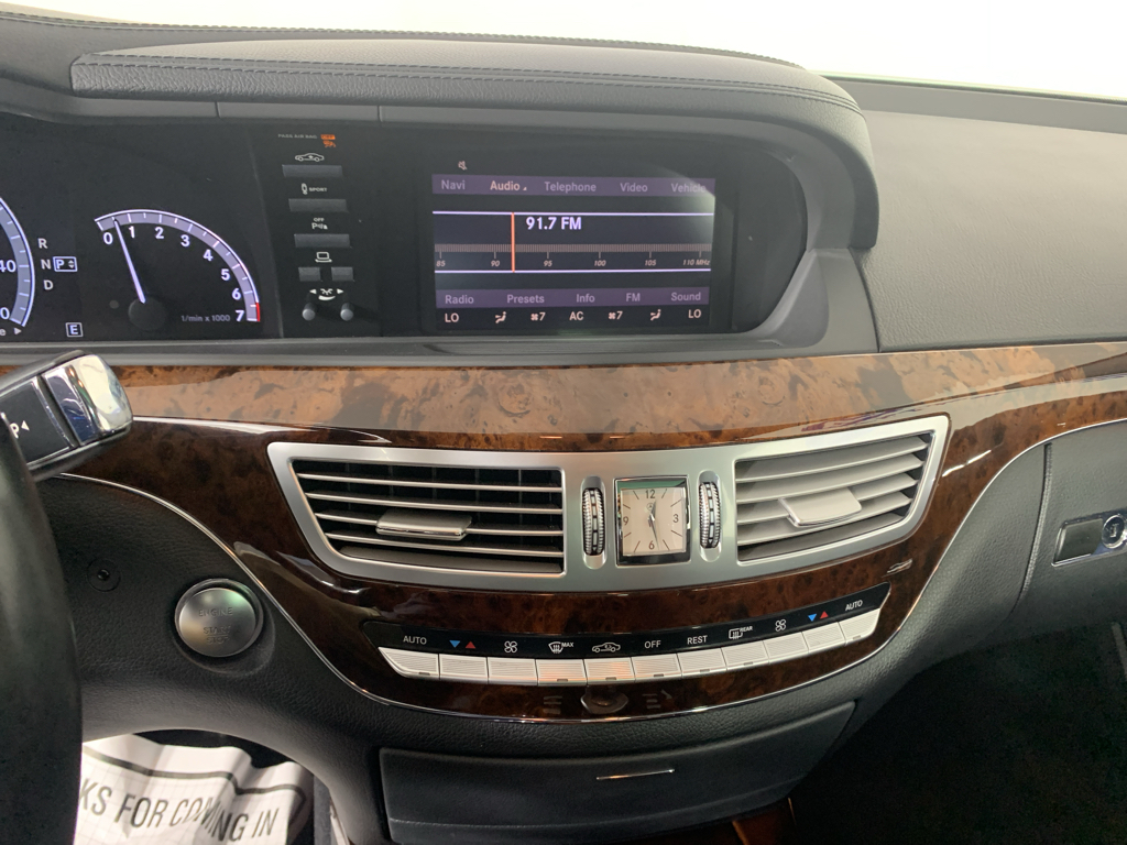 Vehicle photo 26