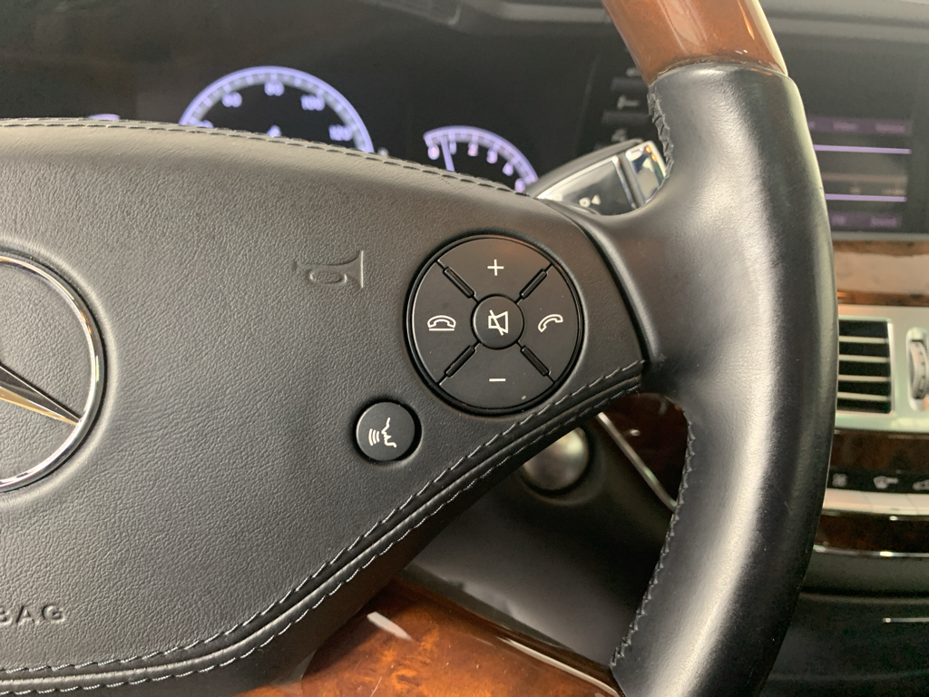 Vehicle photo 19