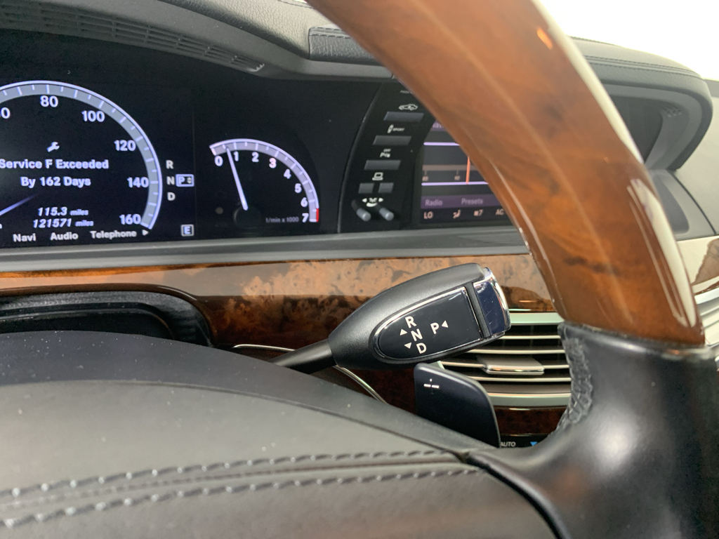 Vehicle photo 24