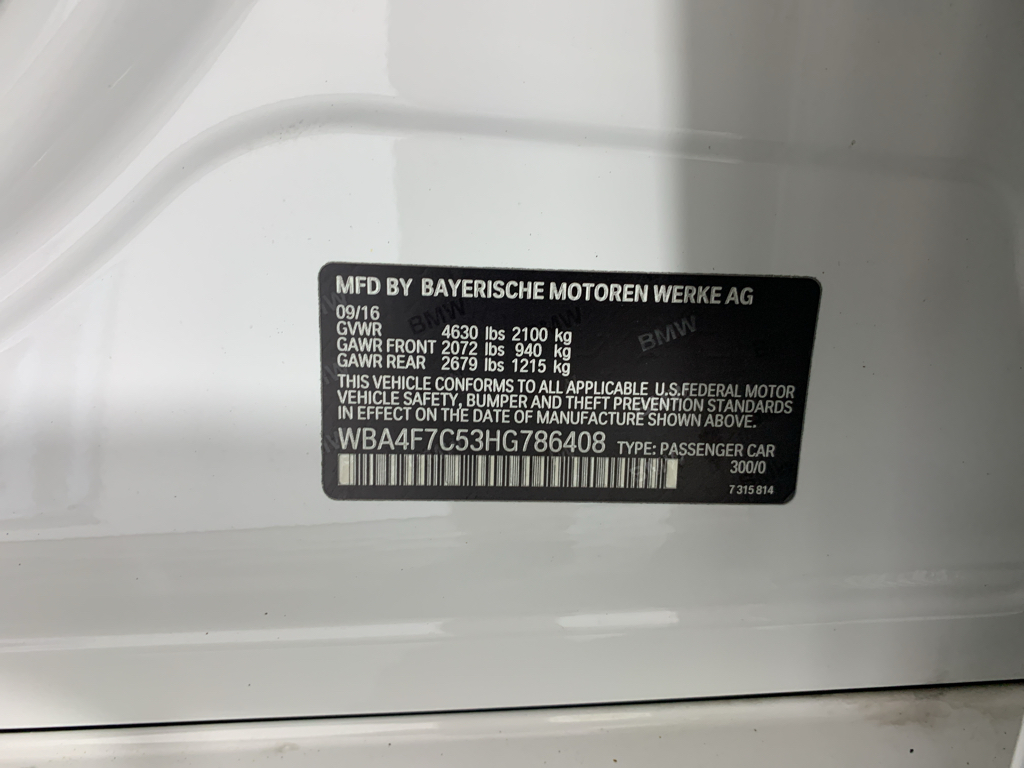 Vehicle photo 12