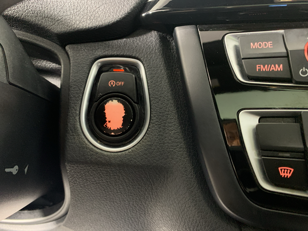 Vehicle photo 17
