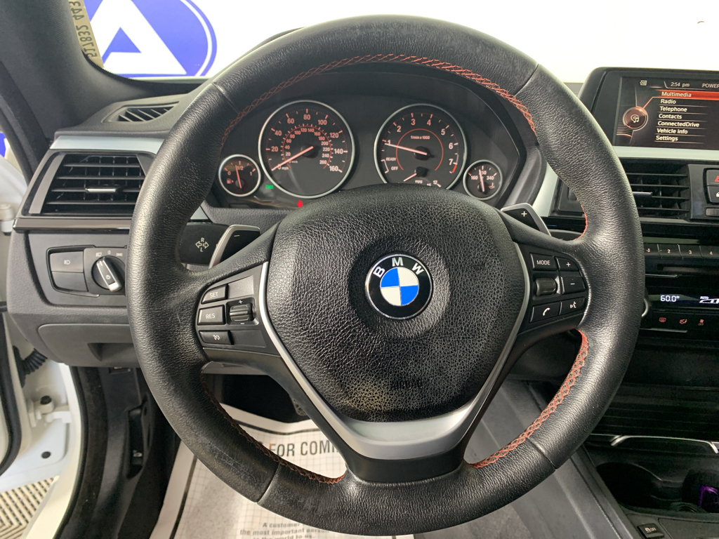 Vehicle photo 21