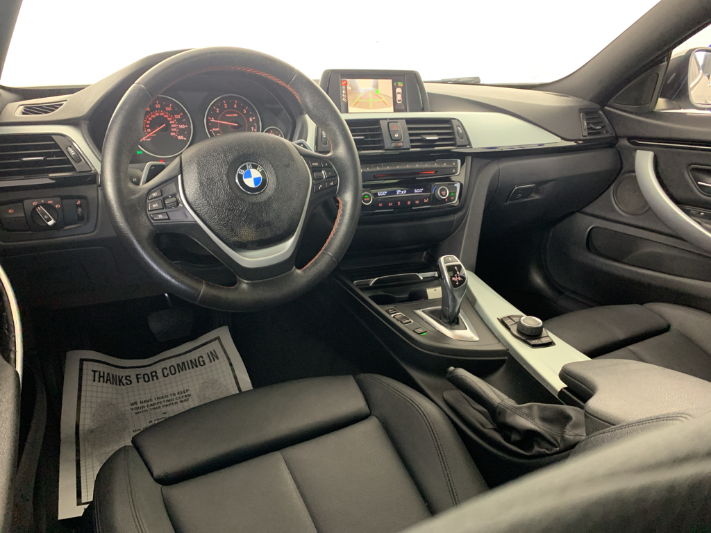 Vehicle photo 32