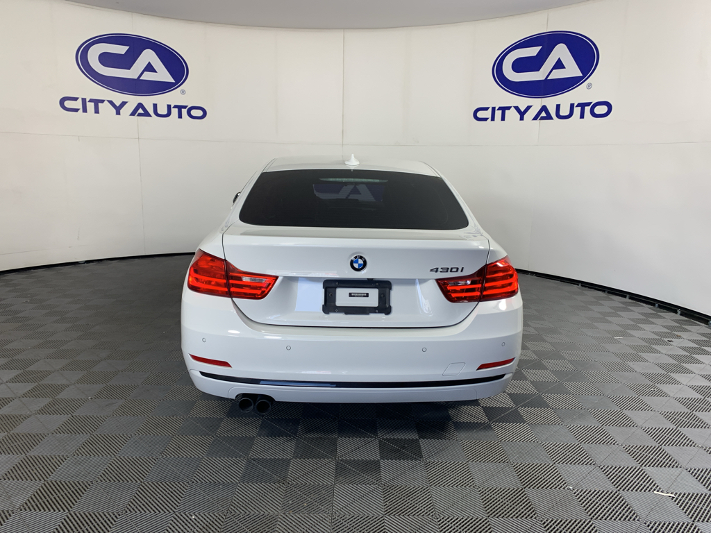 Vehicle photo 4