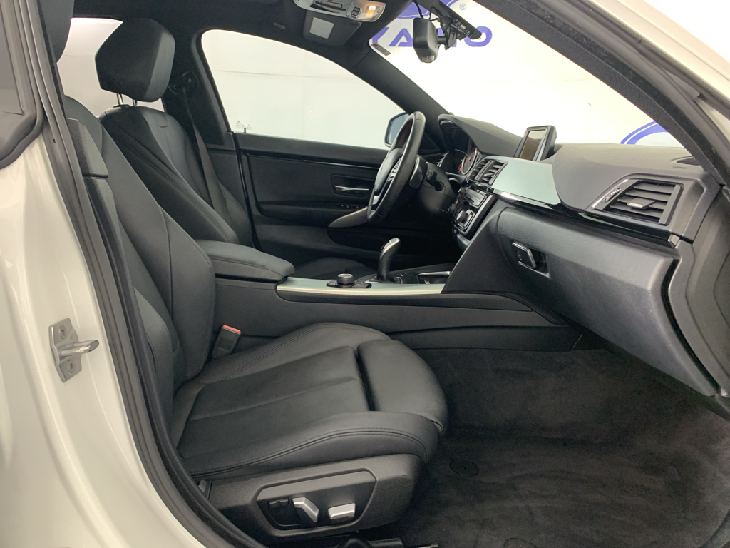 Vehicle photo 38