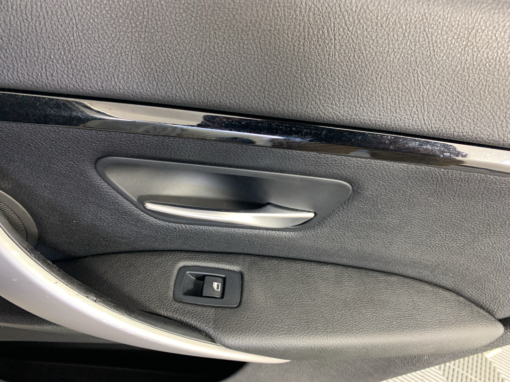 Vehicle photo 34