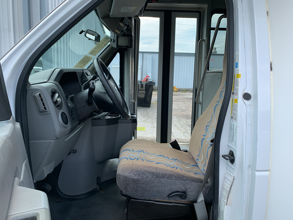 Used 2010 Ford E-450 Super Duty E-Series Truck