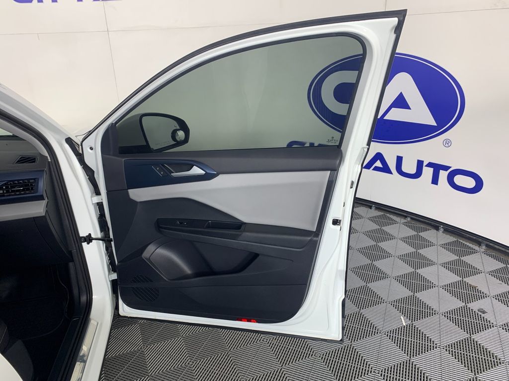 Used 2022 Volkswagen Taos SUV