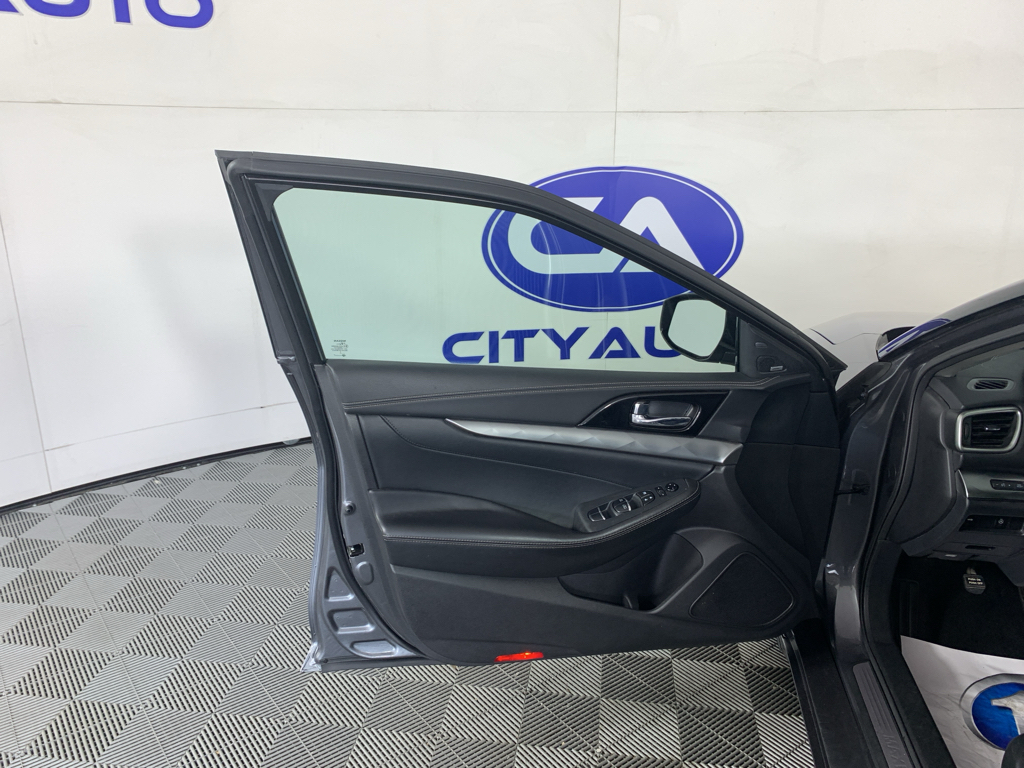 Used 2023 Nissan Maxima Sedan