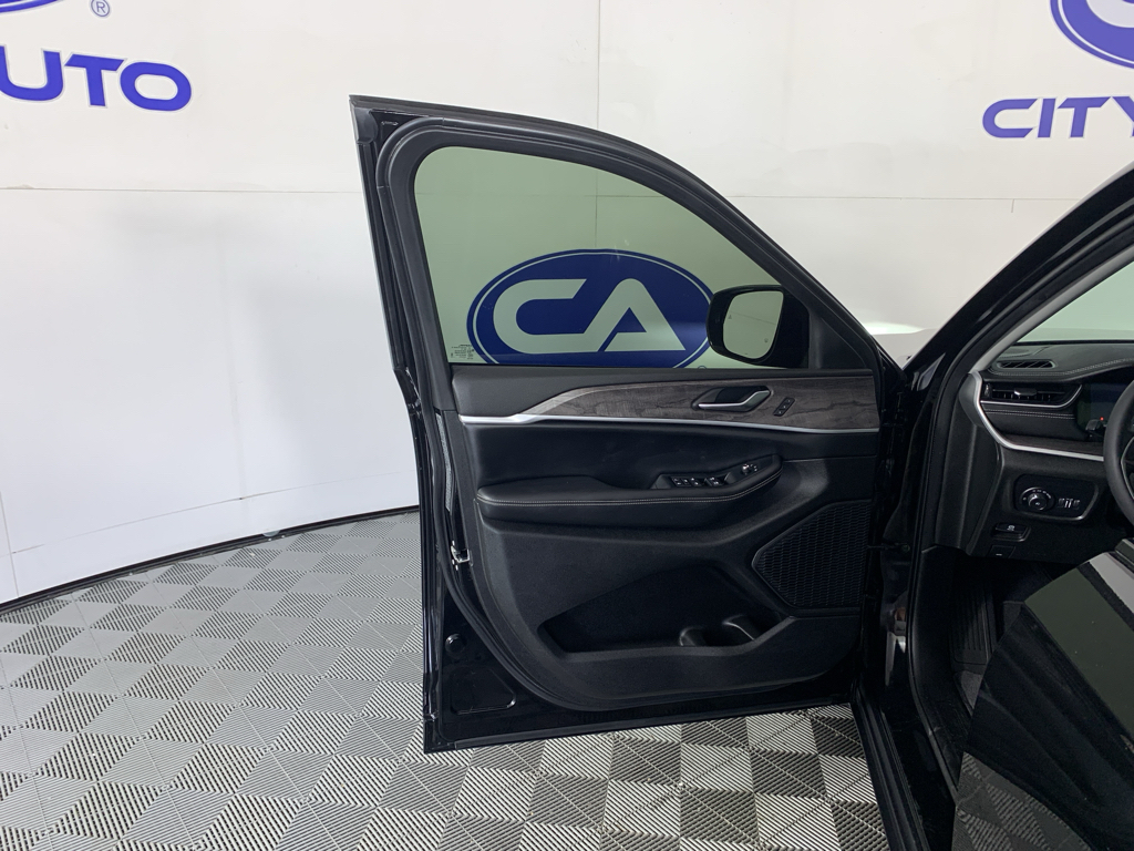 Used 2023 Jeep Grand Cherokee L SUV
