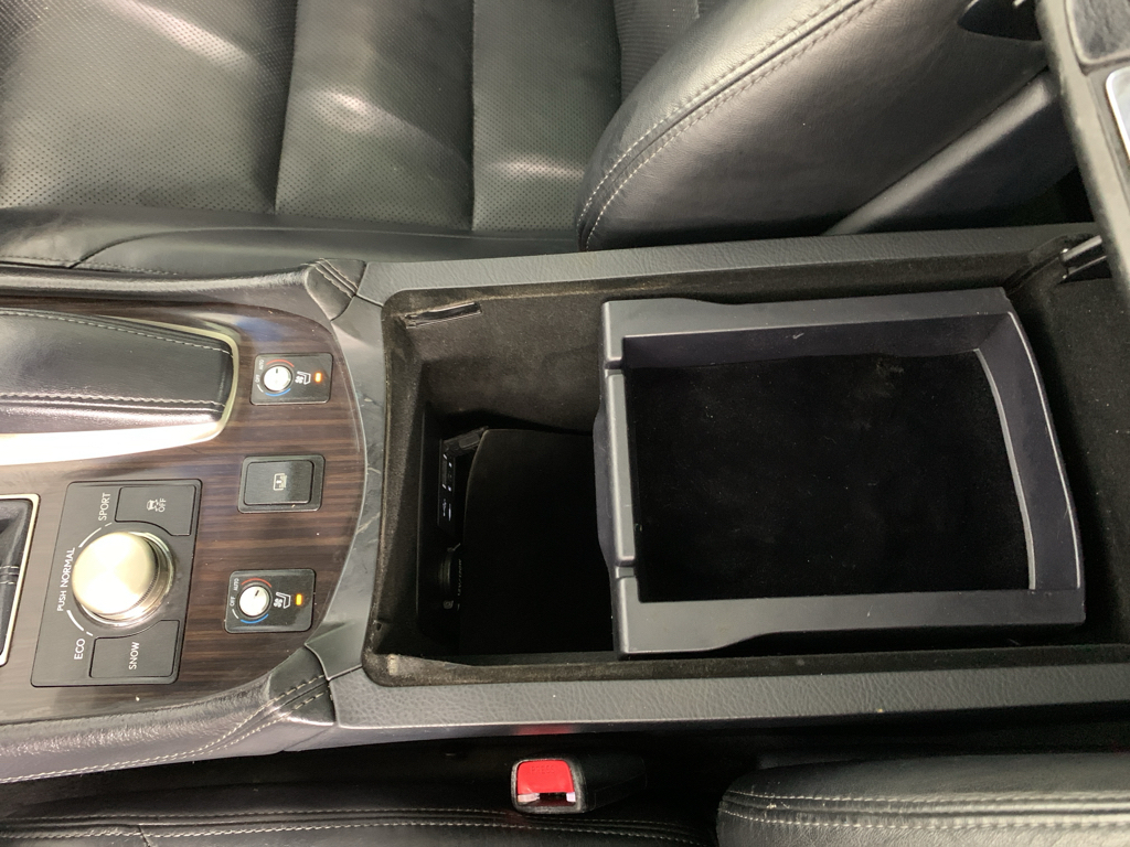 Vehicle photo 28
