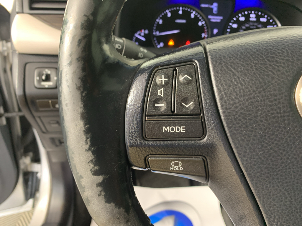 Vehicle photo 18