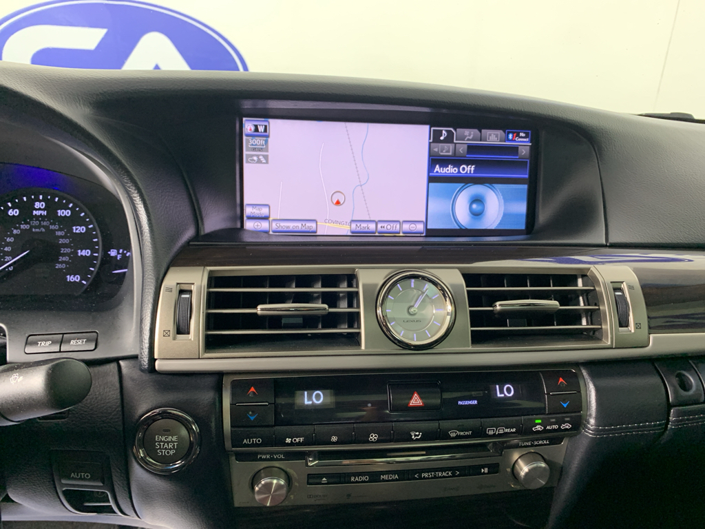 Vehicle photo 25